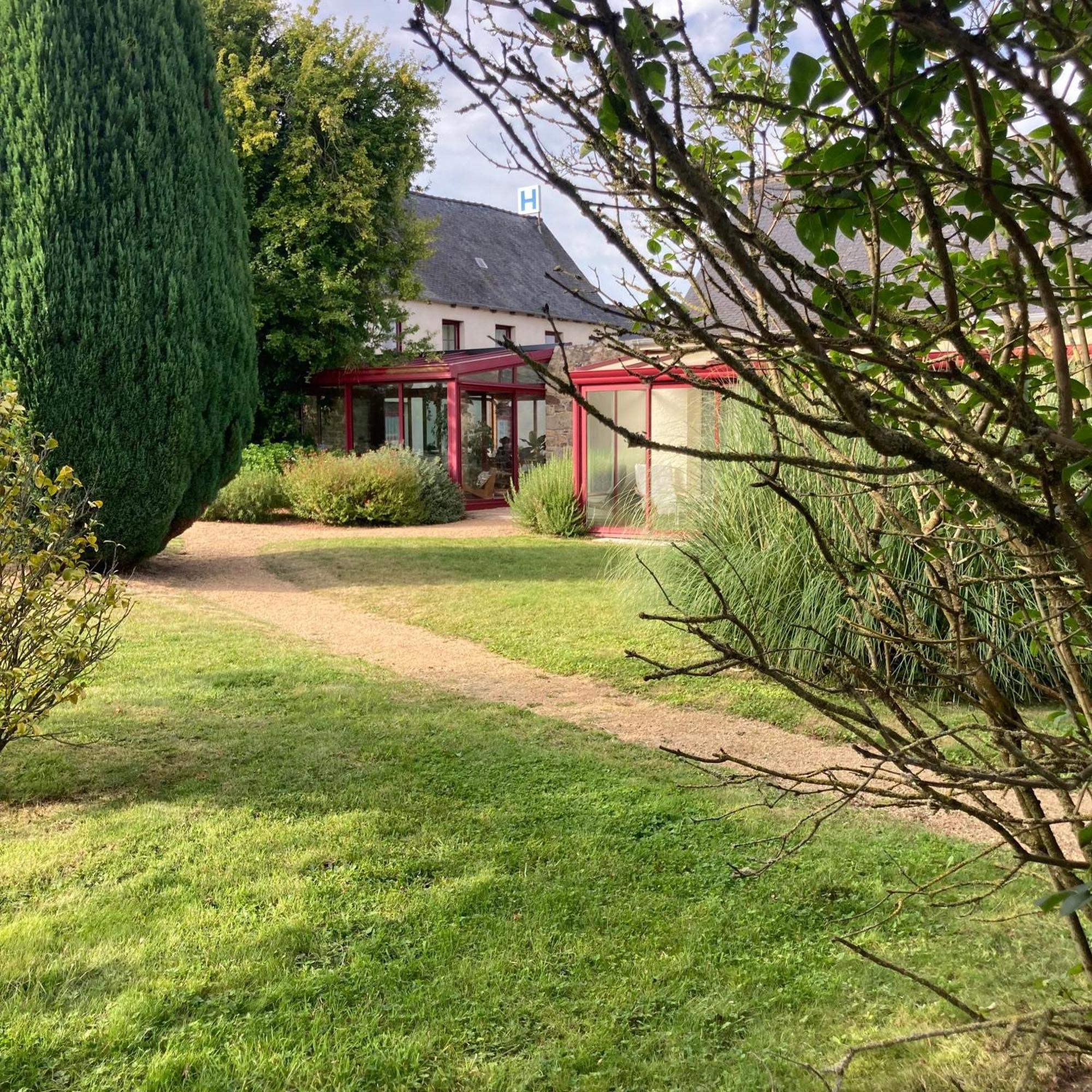 Le Relais De Beaucemaine 2*