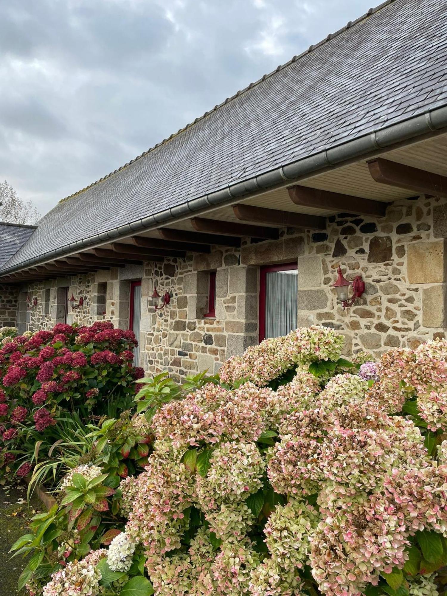 Le Relais De Beaucemaine 2*