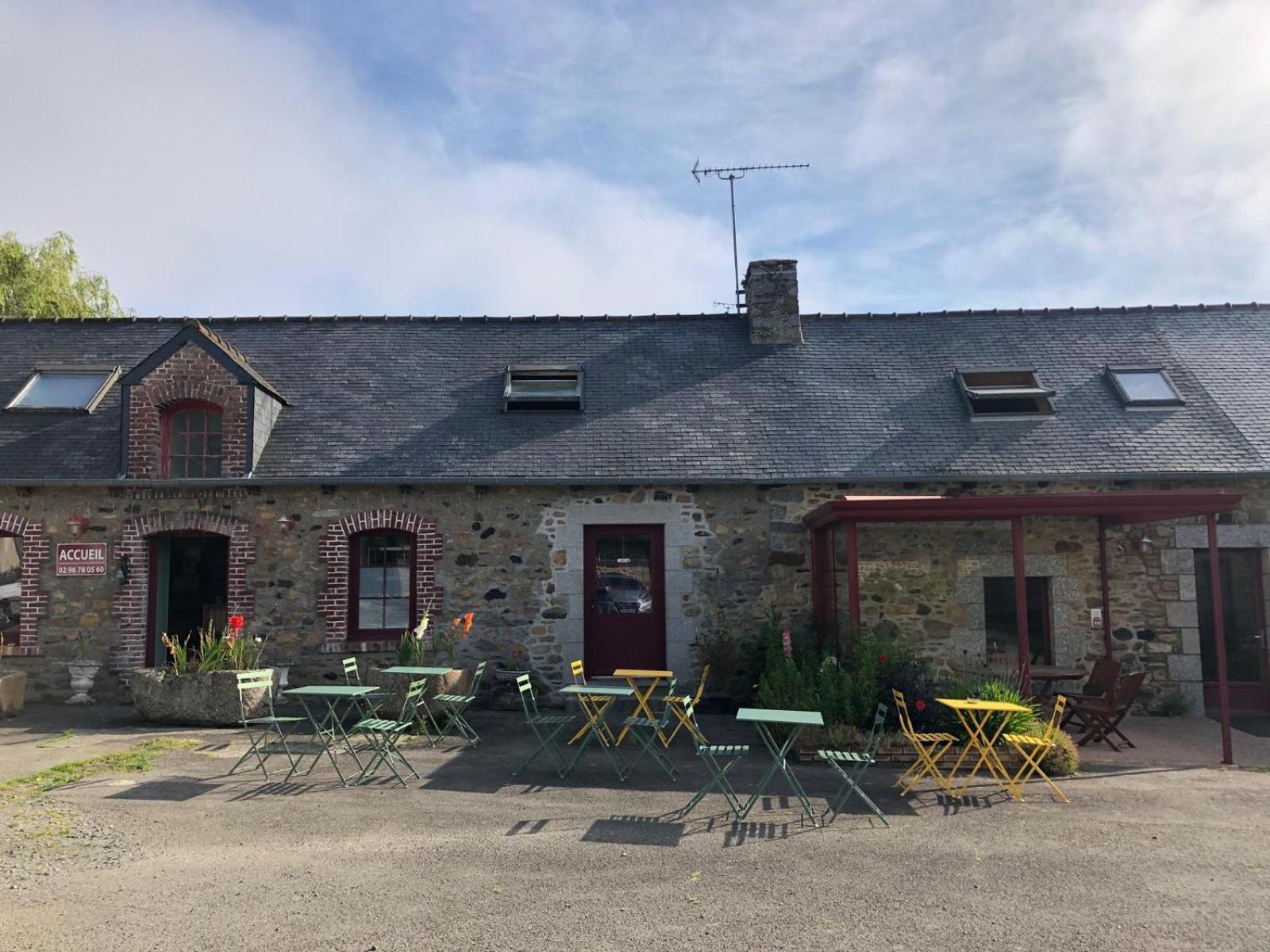 Le Relais De Beaucemaine 2*