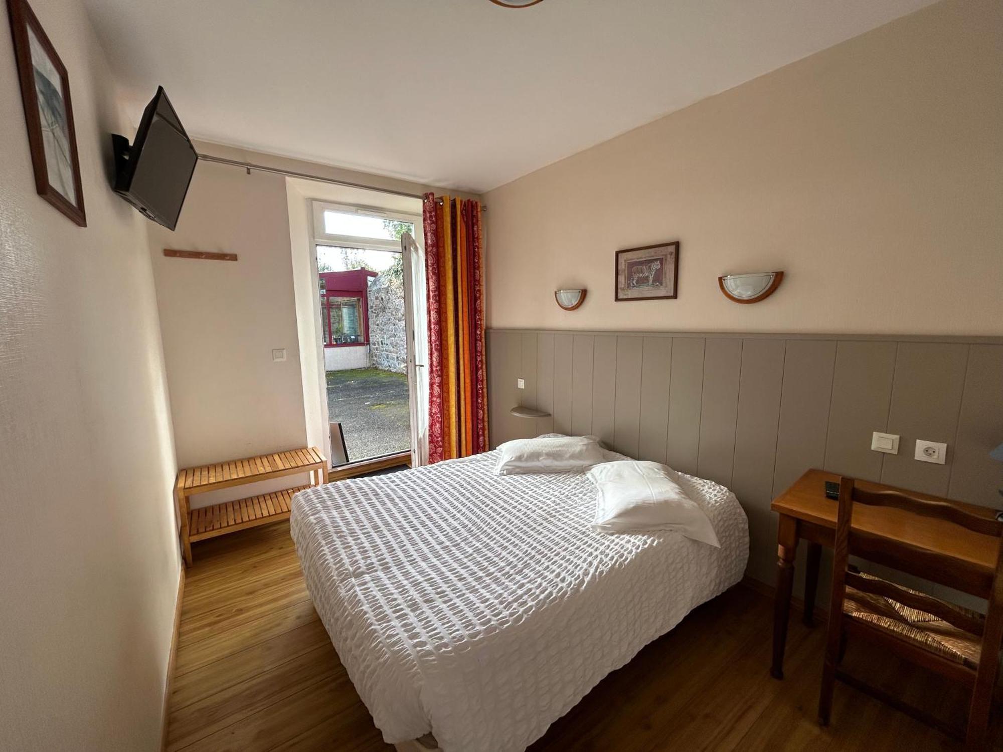 Le Relais De Beaucemaine Hotel 2*