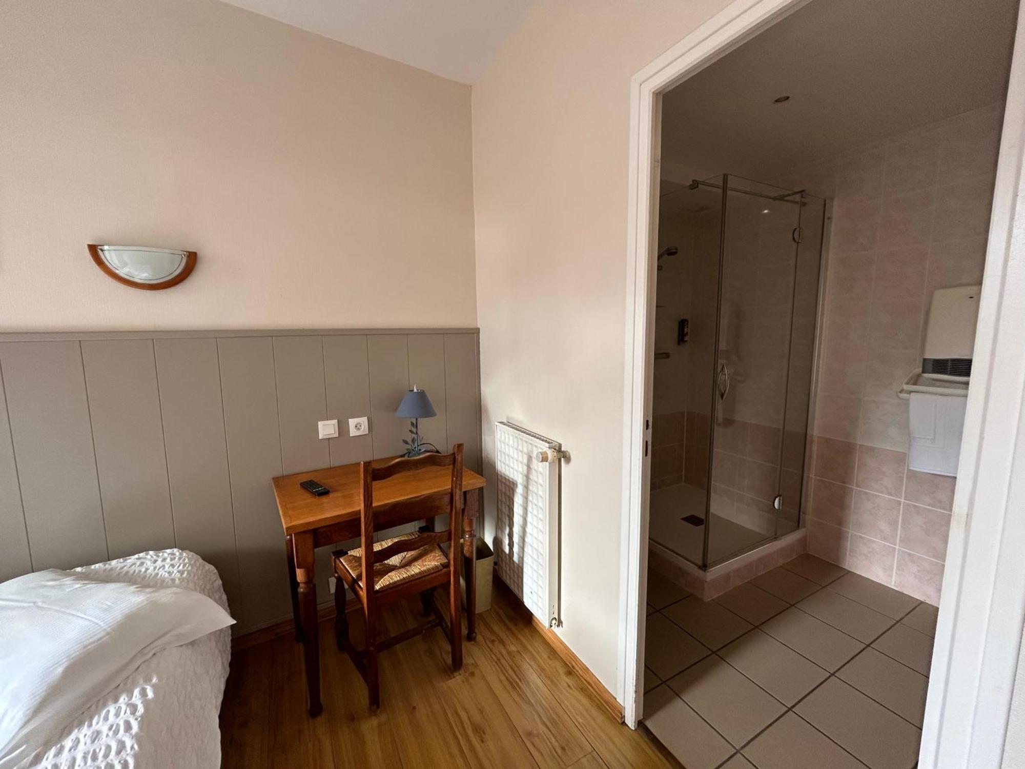 Le Relais De Beaucemaine 2*
