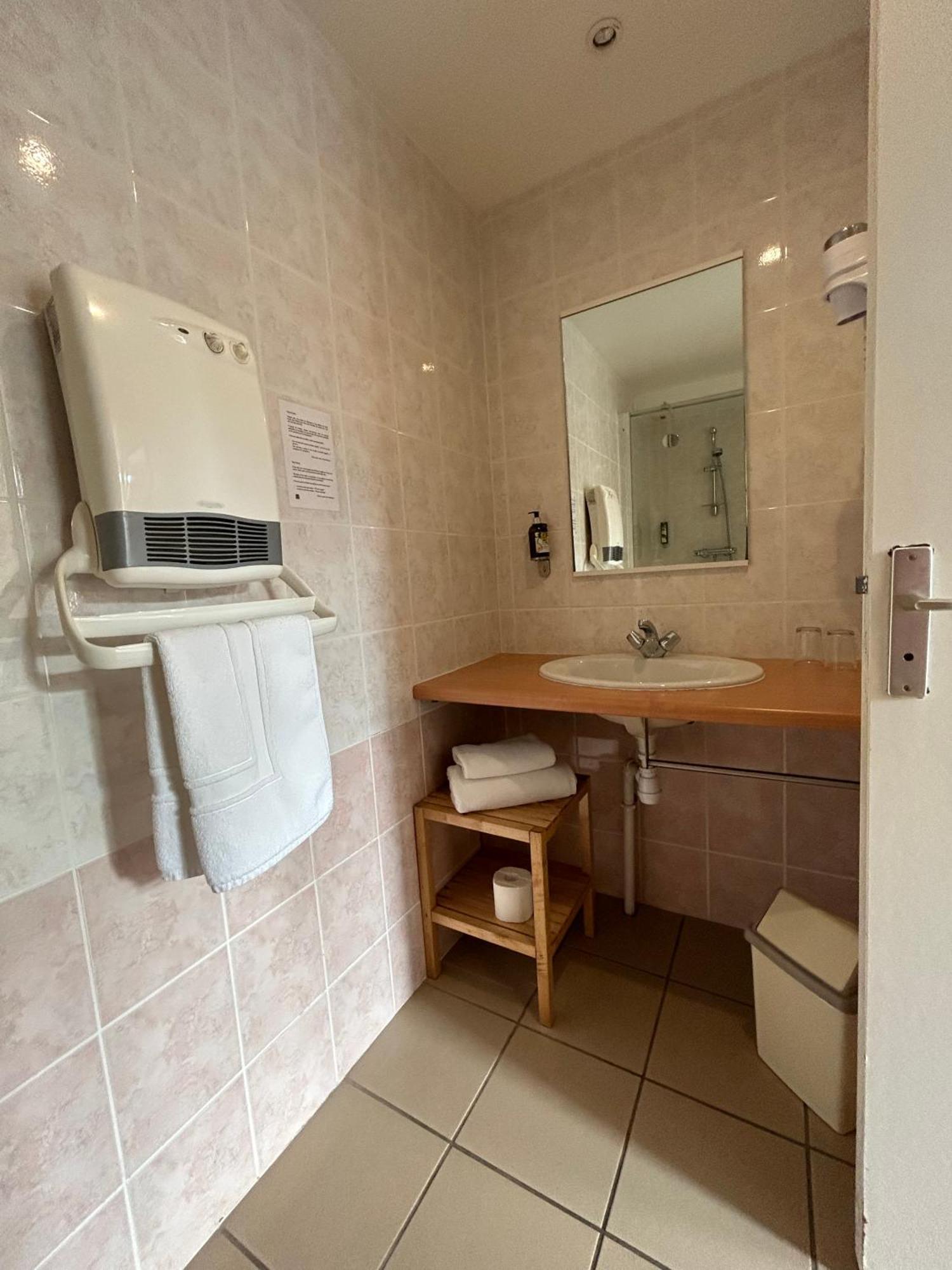 Hotel Le Relais De Beaucemaine 2*